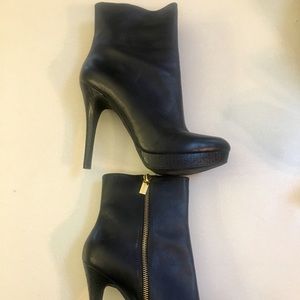 Michael Kors boots size 9.5